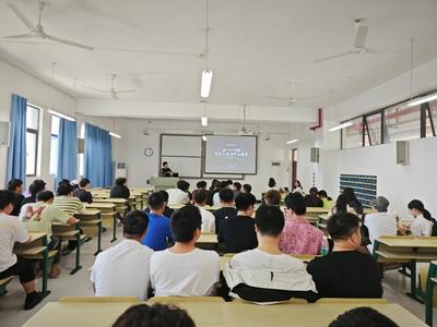 信息工程學院成功召開集中實習就業(yè)宣講會