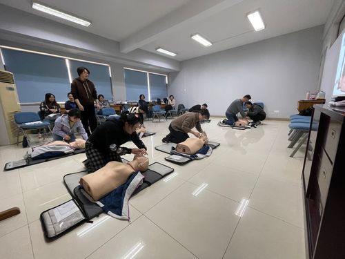 發(fā)揮黨員專業(yè)特長 急救培訓(xùn)服務(wù)社會 護理學(xué)院 生命教育之行 活動