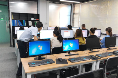 金旭紅教育 專業(yè)教育信息咨詢服務(wù)引領(lǐng)未來